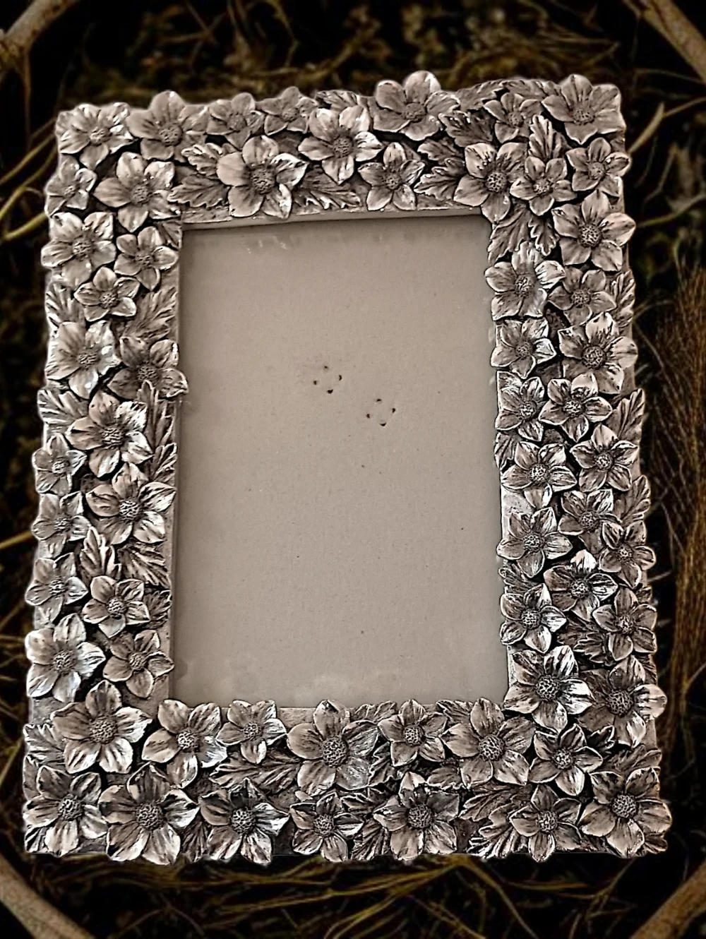 Vtg Applied Floral Picture Frame Silver Tone Resin Flower Photo Frame‎ Cottage